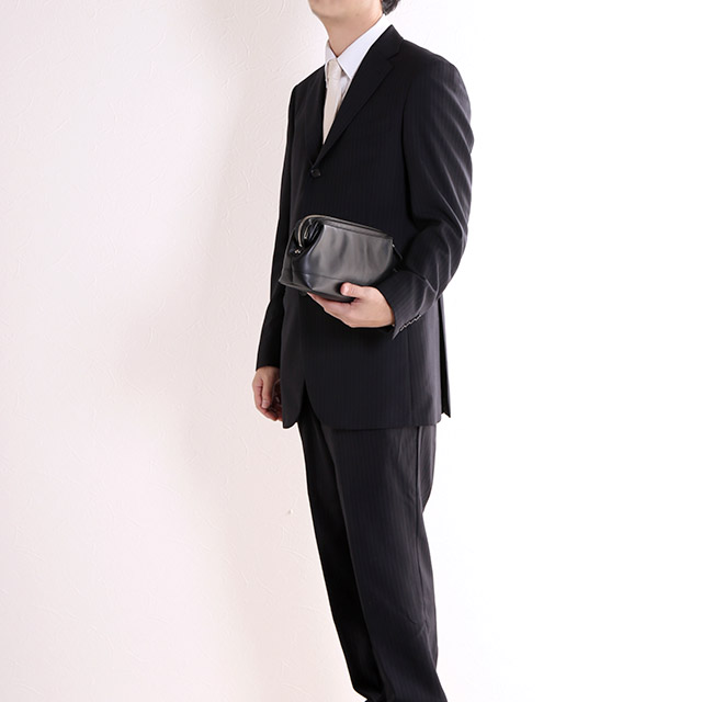 結婚式で男性がバッグを持つべき理由 フォーマルバッグなら三京商会
